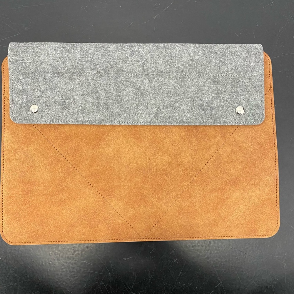 ✨NEW✨ MOKO LAPTOP SLEEVE CASE 13”